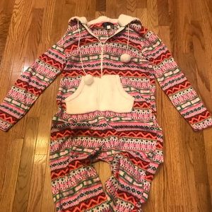 Super cozy one piece pajamas. Size medium. Fuzzy.
